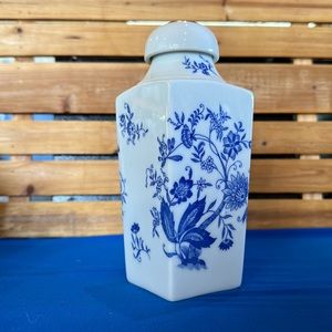 Elizabeth Arden Vintage Porcelain Blue Floral Tea Caddy Canister